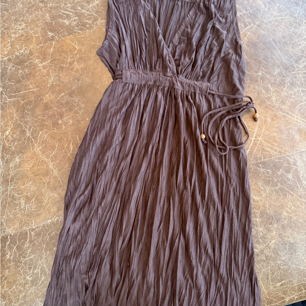 Crinkle plunge Sleeveless Swim Coverup in Dark Brown